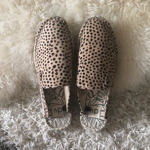 Leopard espadrille slides